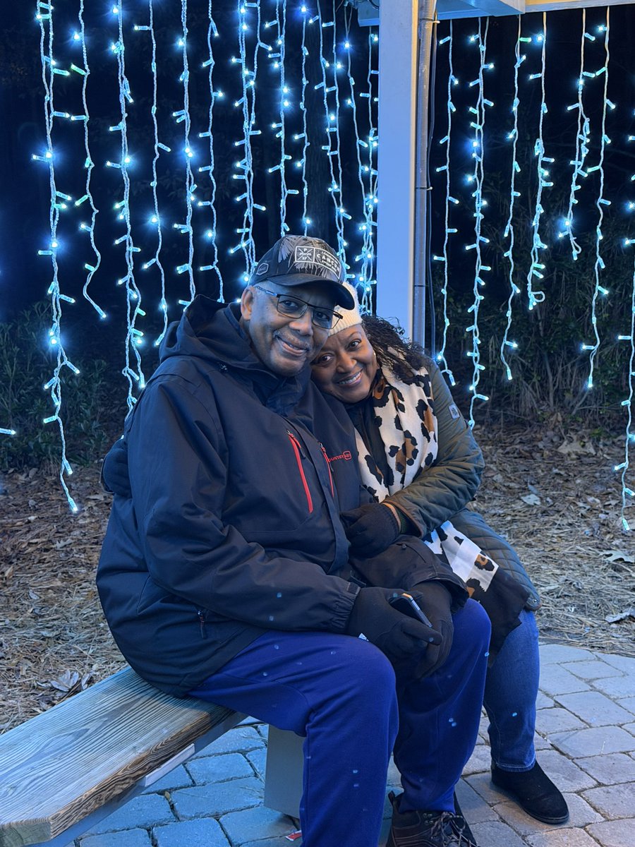 wesley_deanne's tweet photo. christmasFamilyFun! https://t.co/xPmuCwZPUi