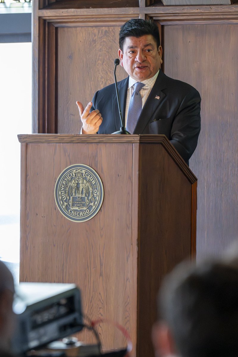 Haloadvisorygrp's tweet image. Thank you to the #Woodstockinstitute for including Founder @LouSandoval_10 as #keynotespeaker for your recent Small Business Financing Conference.