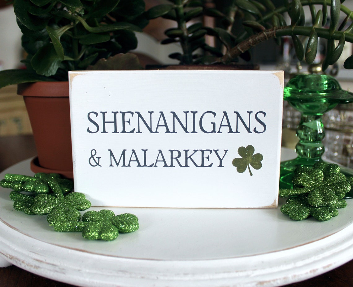 CountryWorkshp's tweet image. #Shenanigans and #Malarkey Mini Sign #StPatricksDay Self Standing Block #Irish  Tiered Tray Decor - Wood Sign #smilett23 etsy.me/4pT4jwW via @Etsy