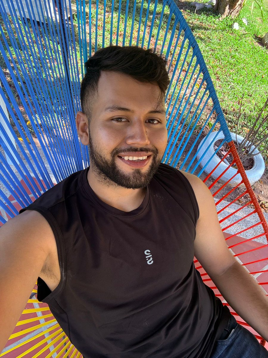 AlexxPinzon23's tweet photo. Feliz día  
#boy #MondayMotivation #happyday #happy https://t.co/IW8CeJeWt6