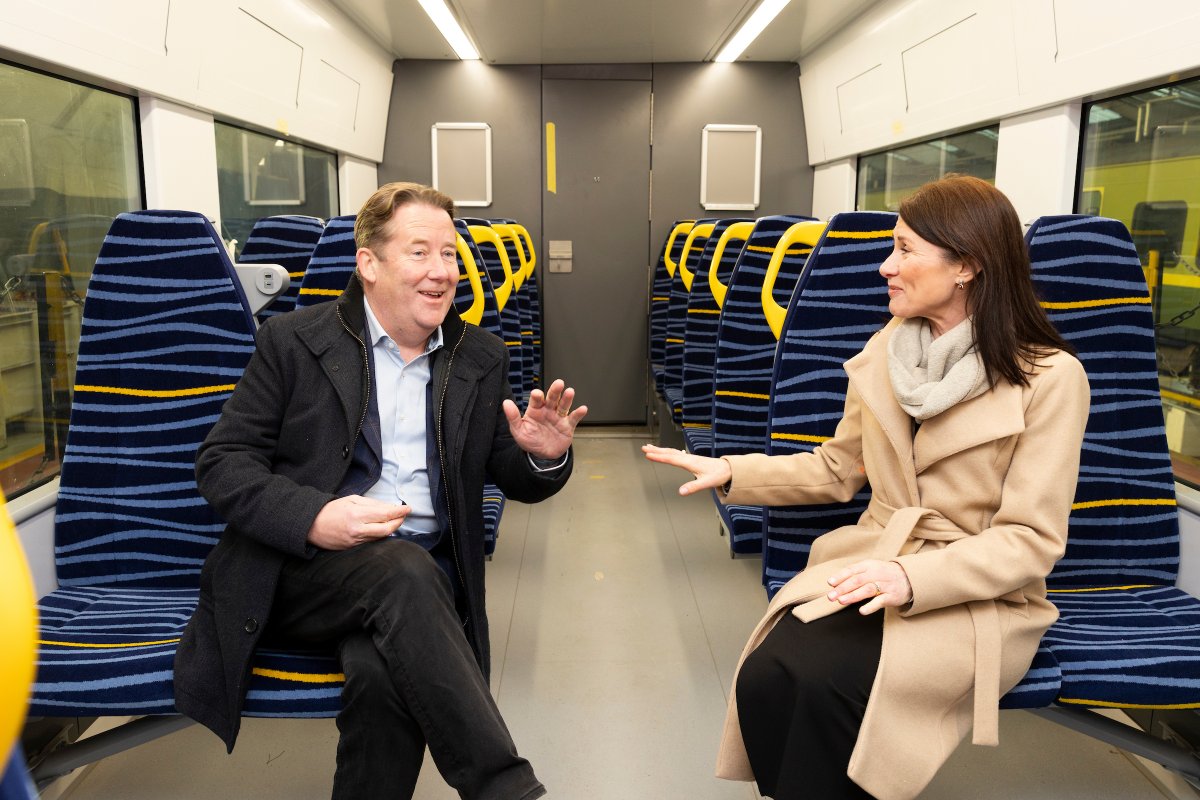 AlstomUK's tweet image. More trains for Ireland! 🍀

We've signed a contract with @IrishRail for 100 new  X’trapolis carriages – our third DART+ order in recent years.

We look forward to delivering these as part of Ireland’s largest-ever fleet order.

More 👉 ow.ly/KRRL50XNbaa