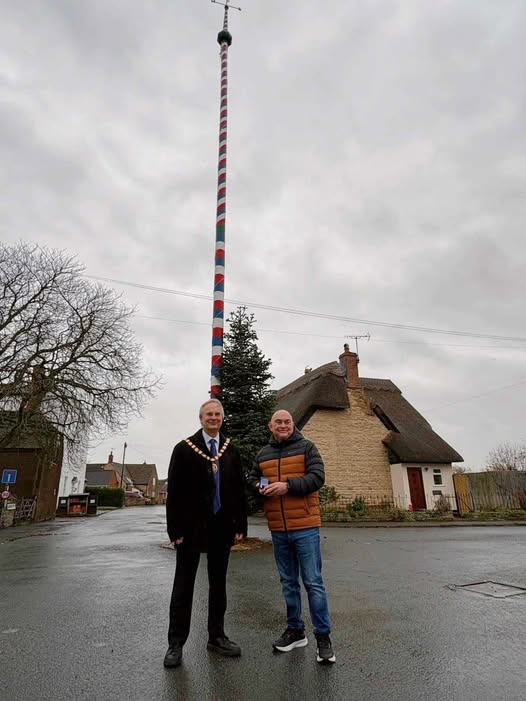OffenhamCC's tweet image. Our very own Pete Jennings received a #Wychavon Star Award. This recognises his outstanding contribution to #Offenham including the youth club and Wake committee. 
Very well deserved - keep getting them dancing, Pete 👏👏👏