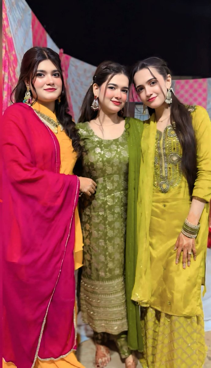 QureshiiFarzana's tweet image. کون سی والی سب سے زیادہ خوبصورت ہے