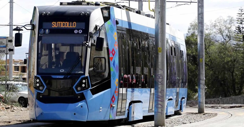 ATranvia's tweet image. PREMETRO
NO A SU ELIMINACION
SI A SU MODERNIZACION
Seguimos con los ejemplos
Hoy: El Tren ligero de Cochabamba, Bolivia. Un ejemplo de nuestra Región.
Inaugurado en 2023, con características urbanas y suburbanas; coches tranviarios tri articulados, que circulan en 3 líneas.…