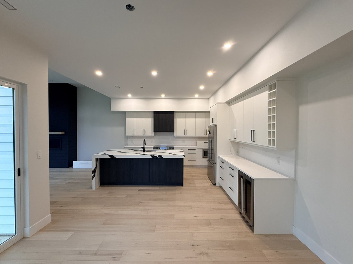 RealVCS's tweet image. Victoria isn’t just where we work . it’s home.
V.C.S Victoria Cleaning Services Inc.
Locally owned. Fully committed.
Trusted by homeowners who value quality, detail, and peace of mind.

#VictoriaBC
#VictoriaCleaning
#LocalBusinessBC
#ProfessionalCleaning
#CleanHomeVictoria
#yyj