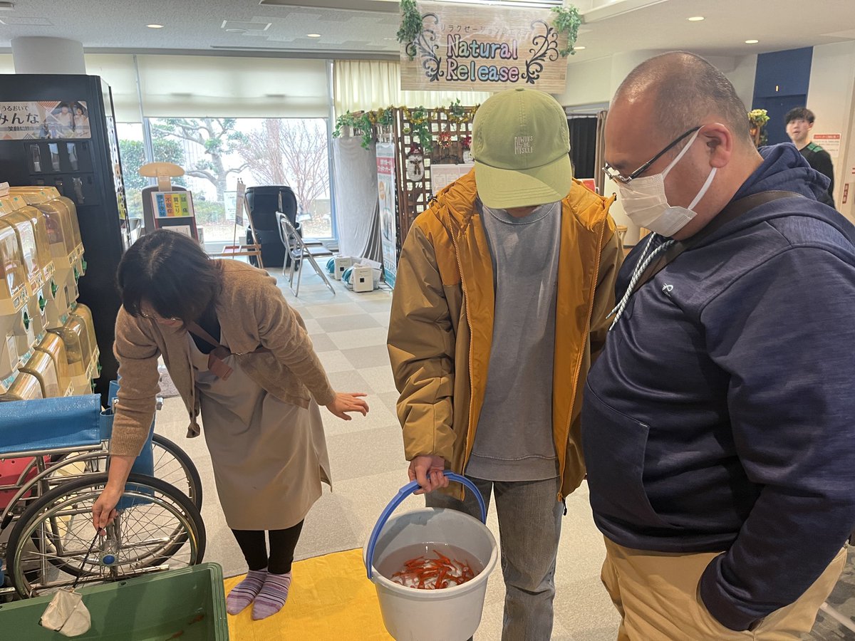 inzaipool's tweet photo. こんばんは！

金魚の里親大作戦も昨日の日曜日で全ての金魚が、里親さんに引き取られ各家庭に行きました❣️

写真に以外の方や遠くから里親さんもたくさんお迎えに来て頂き本当にありがとうございました😊

また、印西温水センターにようすを教えて頂けると嬉しいです😃

#印西温水センター
#金魚 https://t.co/d5xy7lmwCI