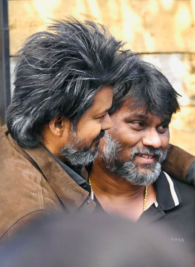 PrakazVijay_Of's tweet photo. இன்னைக்கு @7ScreenStudio எல்லாருக்குமே தெரியுதுனா அதுக்கு காரணம் "விஜய்' சார் தான், அவர் #Master & #LEO படங்கள் எனக்கு கொடுத்ததுனால மட்டும் தான்,
'விஜய்' சார்... என்னைக்குமே நான் உங்களுக்கு நன்றி கடன் பட்டு இருக்கேன்! 🖤
~ Producer #Lalith
#JanaNayagan | @ActorVijay