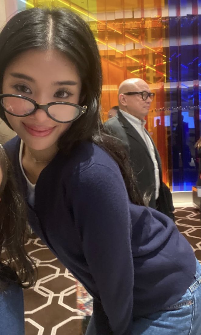 t9hyung's tweet image. I’m feeling so emotional right now. After SO long Sophia is finally home, surrounded by her loved ones. She deserves this so much. I’m so fucking happy for her god I’m so happy I could cry lowkey