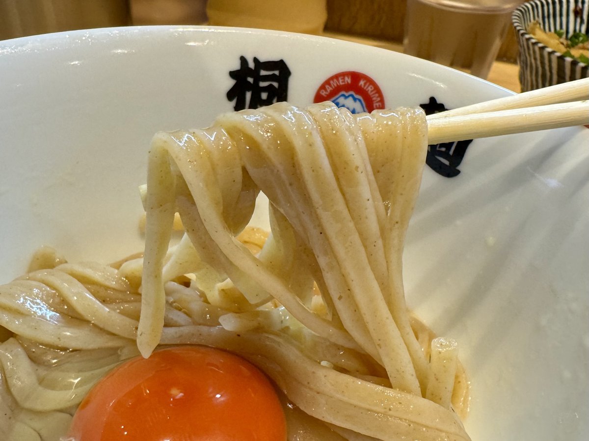 nagoyafood's tweet photo. 📍金山『中華そば桐麺 金山店』

大阪発の人気ラーメン店が金山に登場🔥

極太平打ち麺の甘みとコシを堪能できる名物「桐玉」は必食で、つけめんやサイドの丼ものまで麺好きの心を掴む一杯が揃います🍜✨

https://t.co/HLt0LF94t6 https://t.co/BVHlkJlcYB