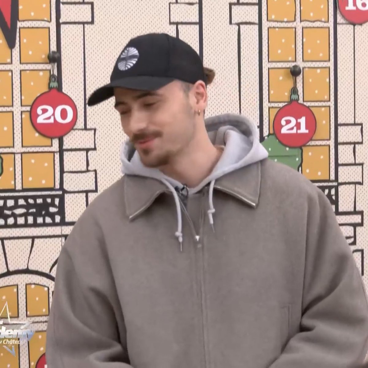 helesobsessed's tweet image. il est très très beau