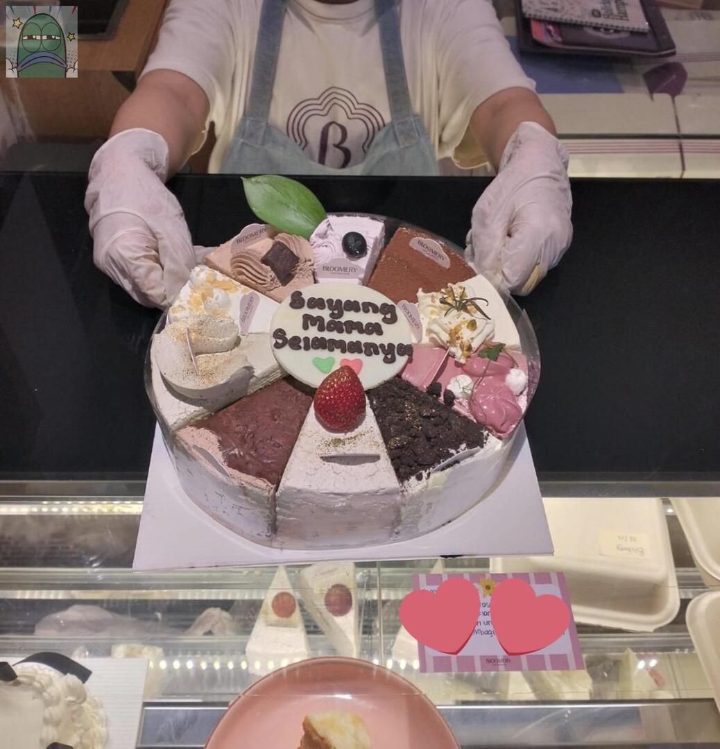 tanyarlfes's tweet image. 💚 gini ya rasanya udah bisa cari duit sendiri, bisa beli kue 300k an untuk hari ini surprise mama 🫶🏻🥹 kalian nyiapin apa untuk hari ibu gaaess?