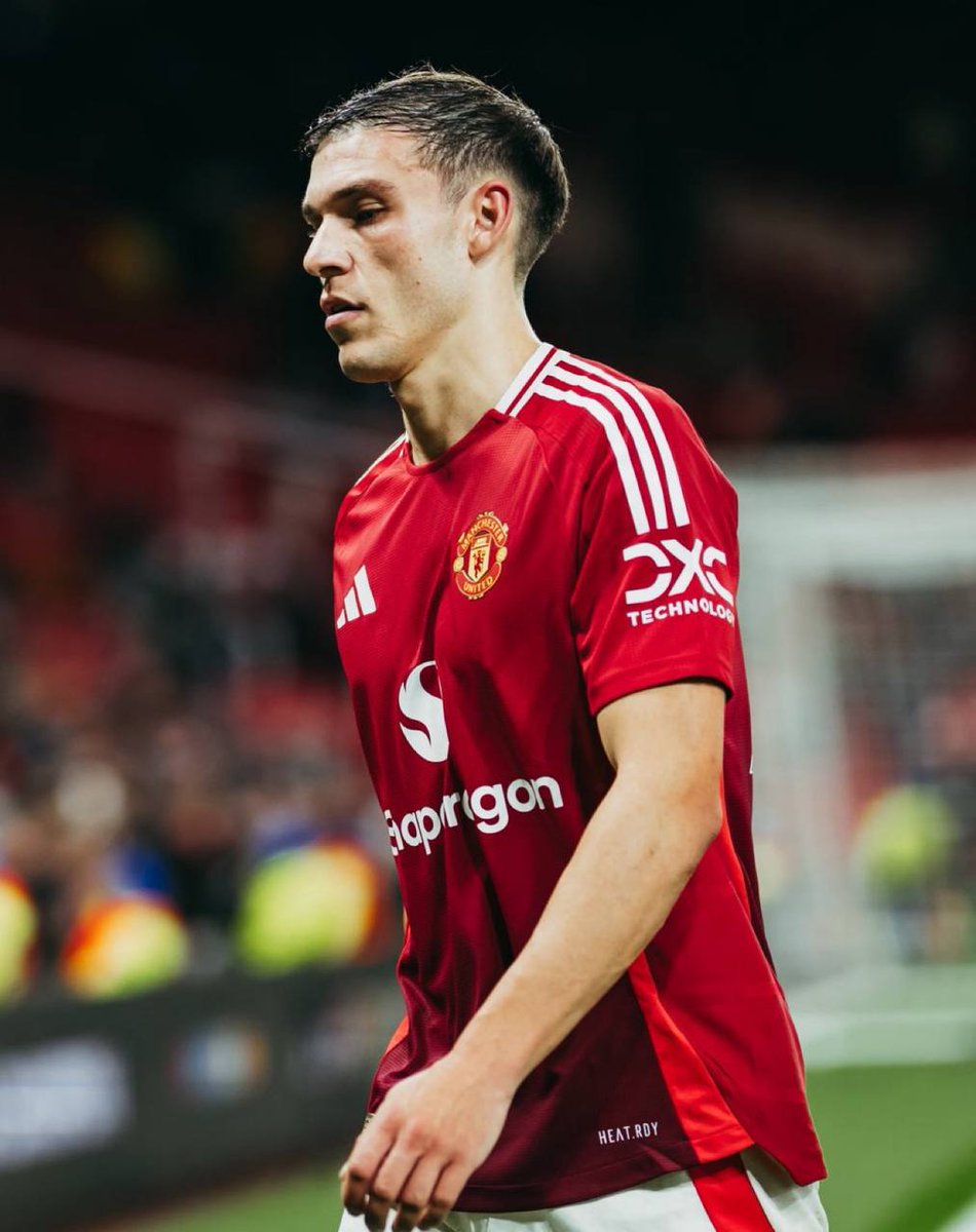 Manuel Ugarte’s last 7 matches as a starter:

0 Wins
0 Draws
7 Losses

INEVITABLE. 🔥🔥🔥