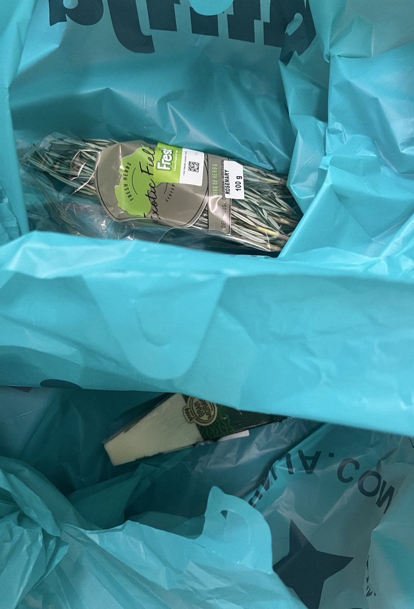 dzhnaak's tweet image. نينجا ليش الخساير والاسراف
كيسيتين كبار وكل واحد في كيسة، حطوهم بكيسة وحدة 
شكرًا لكم