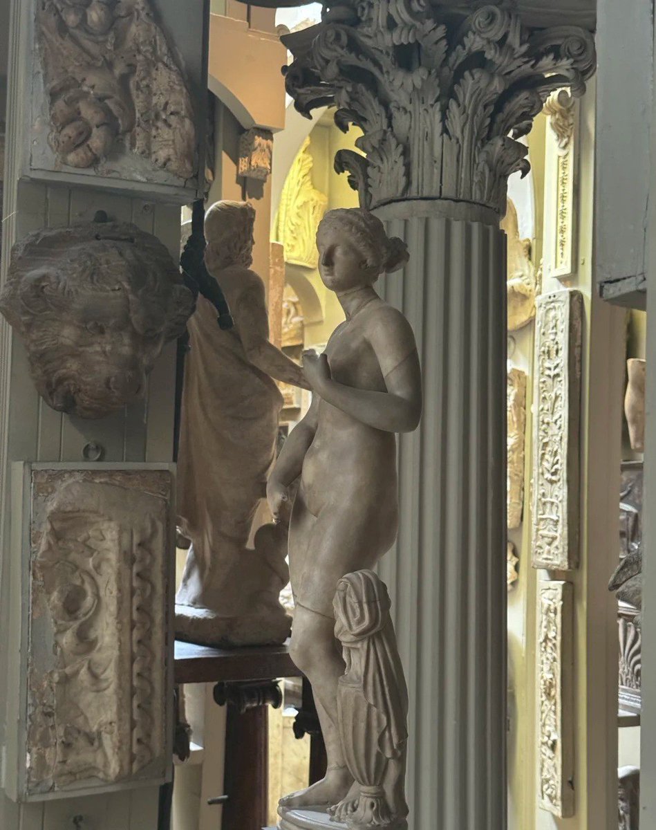 ruby63637's tweet image. Exploring Sir John Son's Museum is like stepping into a world of wonder Every corner tells a story 📜 every artifact amazes and the atmosphere inspires endlessly