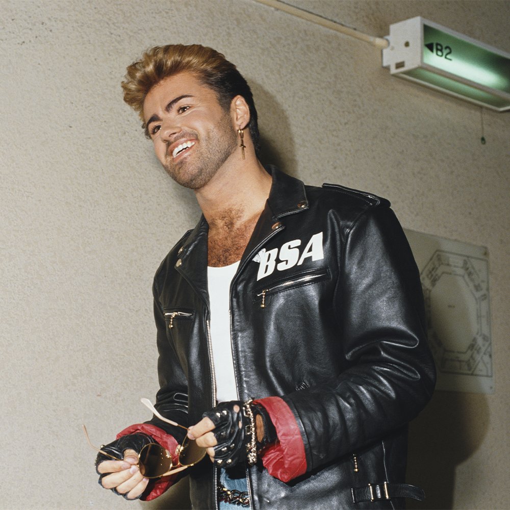 Merry Christmas everyone ❤️🎄 

Please head to George’s official website to read the Christmas letter from George’s family: GeorgeMichael.lnk.to/December2025