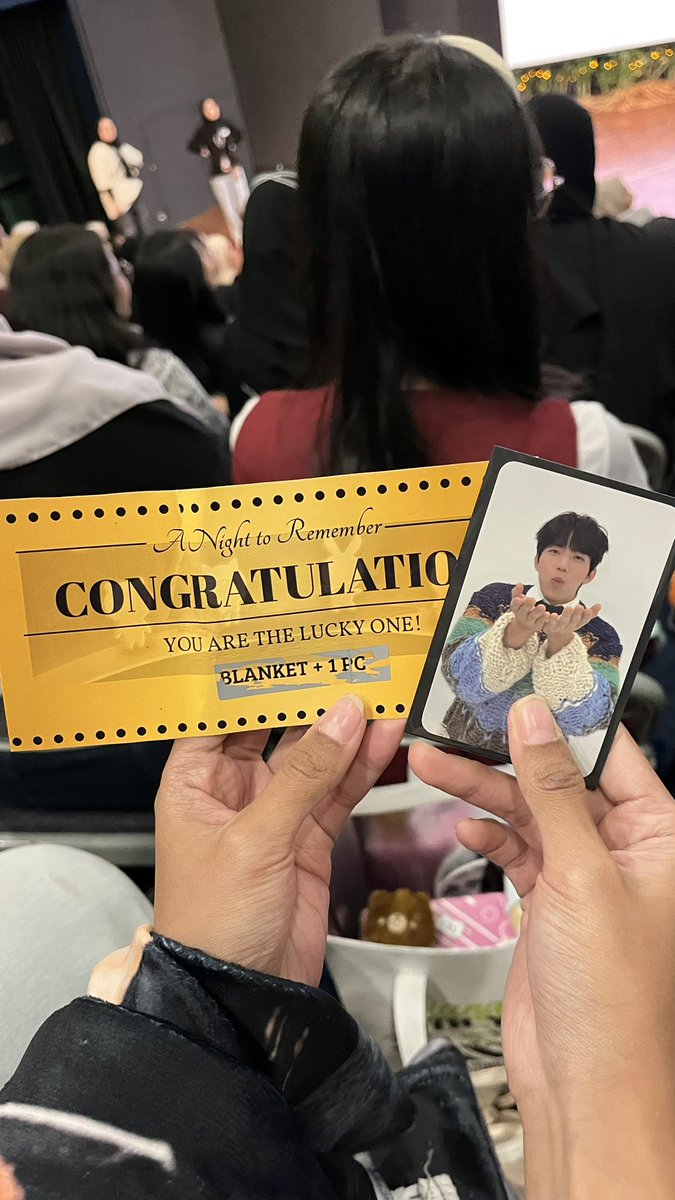 drumwoonjin's tweet image. plss beneran tidur sama 4 cowok ganteng???😭😭 takuttt

makatzieee maniezzz @JaDiinProject @somatcha_