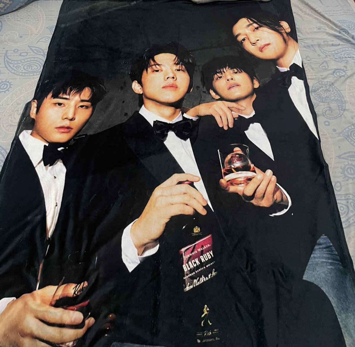 drumwoonjin's tweet image. plss beneran tidur sama 4 cowok ganteng???😭😭 takuttt

makatzieee maniezzz @JaDiinProject @somatcha_