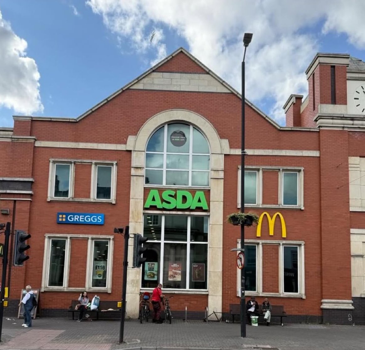 No Context Brits tweet media