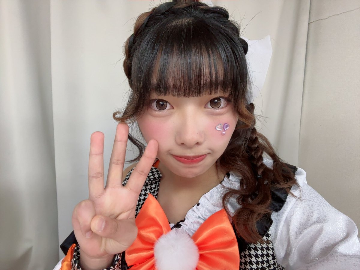 出場順3️⃣番目‼️
愛知教育大学macaronオレンジ色担当1年生のとあ🦊です！

声が聞こえたり、笑顔が見えたりしてとっても楽しかったです💓
絶対に絶対に決勝にいきたいです！

出場順3⃣番目愛知教育大学macaronに投票お願いします！！

 #ユニドル2526冬  #macaronを照らす物語