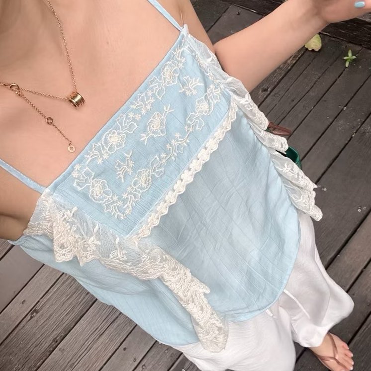 sonhosaurus's tweet photo. แนะนำแนวลูกไม้อีกแบรนด์ ใส่แล้วได้ไวบ์พสคนสวยมากๆๆ ดีเทลลูกไม้เหมือนกัน ใครที่ชอบแนวนี้แนะนำตัวนี้อีกตัว🛋️🐇💭 https://t.co/IejaLP3g1o
