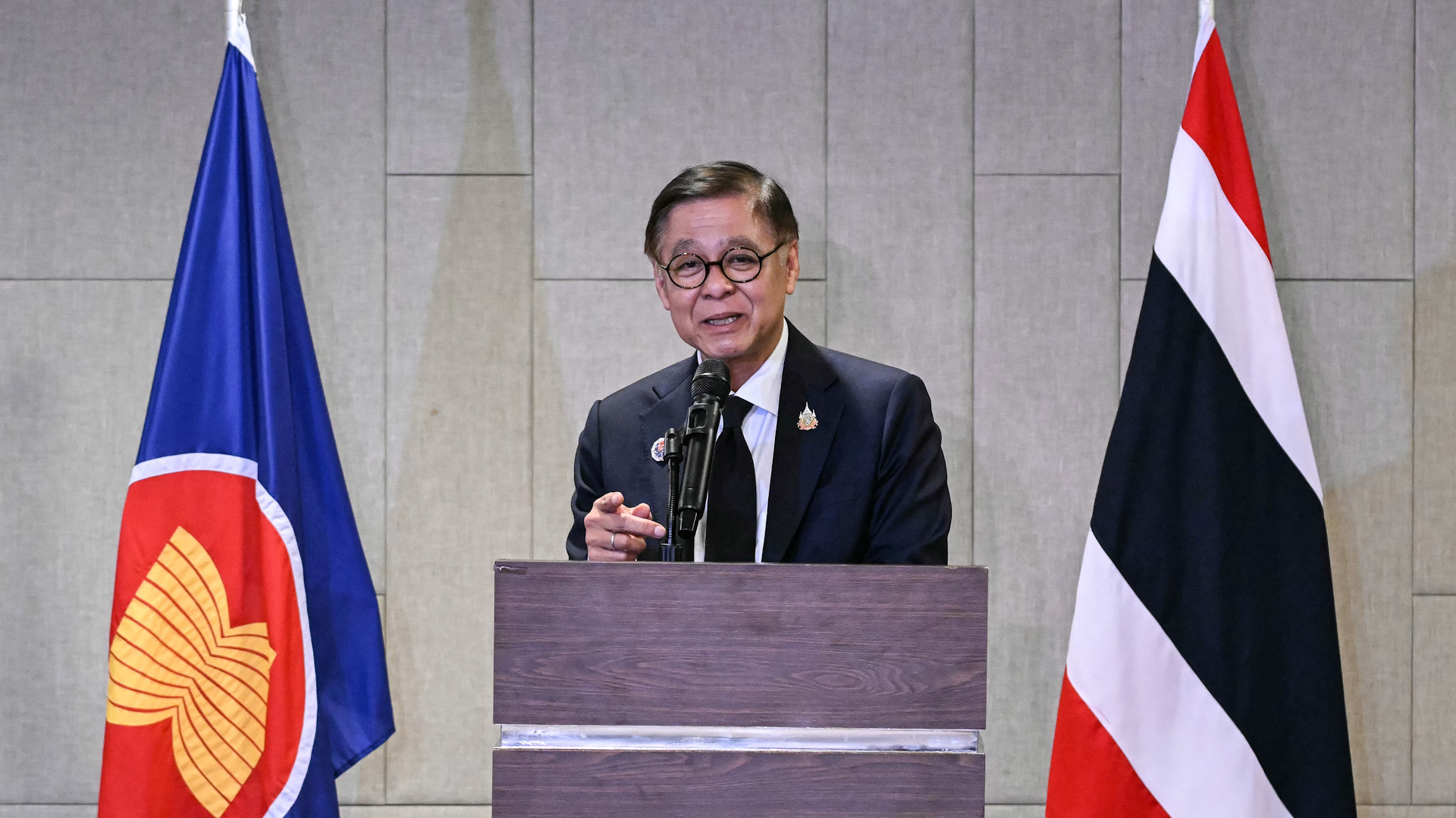 تايلاند تعلن موافقة كمبوديا على عقد مباحثات للتوصل إلى #هدنة 