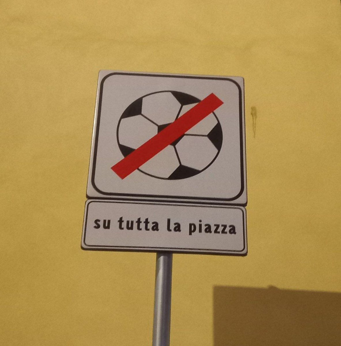 ProItalia_org's tweet image. POV: sei un bambino italiano e hai appena scoperto che nel tuo Paese è VIETATO DIVERTIRSI. Specialmente sotto Natale.