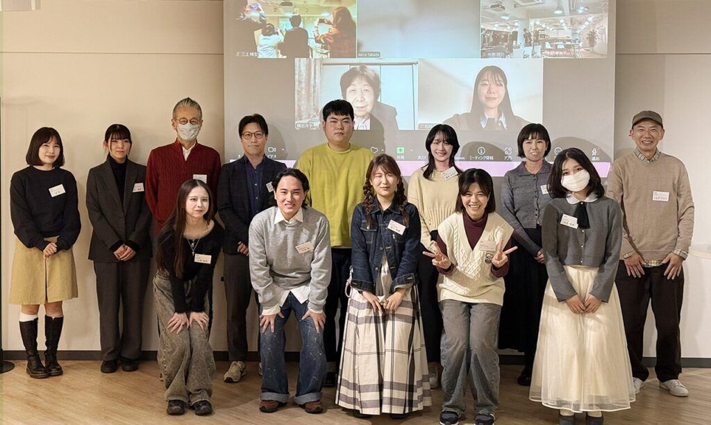 ＼第9回「想いを伝えるカードデザイン大賞」大賞受賞／
公益社団法人日本広告制作協会（OAC） が主催する 「想いを伝えるカードデザイン大賞」 にて、共創デザイン学科1年生の小作 咲葵さんの作品「成長メモリ154.9cm」が大賞に選ばれました！おめでとうございます！
oac.or.jp/news/4008/