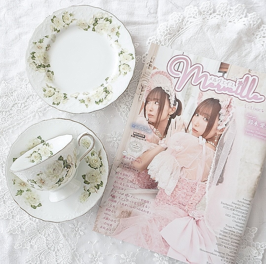 ࣪⊹メルヴェイユvol.006˖ ࣪⊹ 今号もとても美しい一冊🥲momodyは白