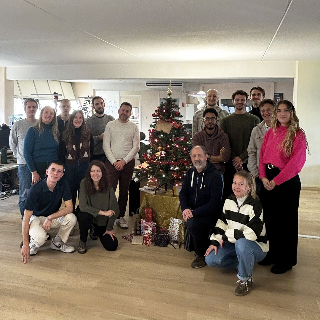 ✨ Chez NAGA, nous aimons imaginer, créer, challenger.
Aujourd’hui, nous mettons tout sur pause pour vous souhaiter un très joyeux Noël 🎄
2026 arrive… et nous avons déjà hâte de partager cette année avec vous 🫶