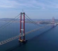 Hayat, bir köprüye benzer.
Başı da sonu da Belli ama
Nasıl geçeceğin sana bağlı