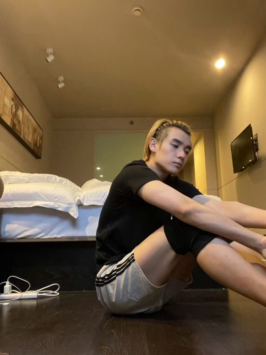 Ninnie9n's tweet image. จากวันนั้นที่ลองเปิดใจตามเด็กที่กล้าฝันคนนี้ จนได้กลายมาเป็นเพื่อนร่วมทางกับน้องจวบจน 5 ปีแล้วอะ ตลอดเวลาที่ผ่านมาชีวิตพี่มีความสุขมาก เหมือนน้องได้เข้ามาเติมพลังใจให้พี่ในทุกวันเลย ยามเหนื่อยยามท้อแค่ได้เติมน้องนายพี่ก็หายละ รักน้องนายมากเลยค้าบ 🥰@naninenai99 
#นายท่านกรชิต