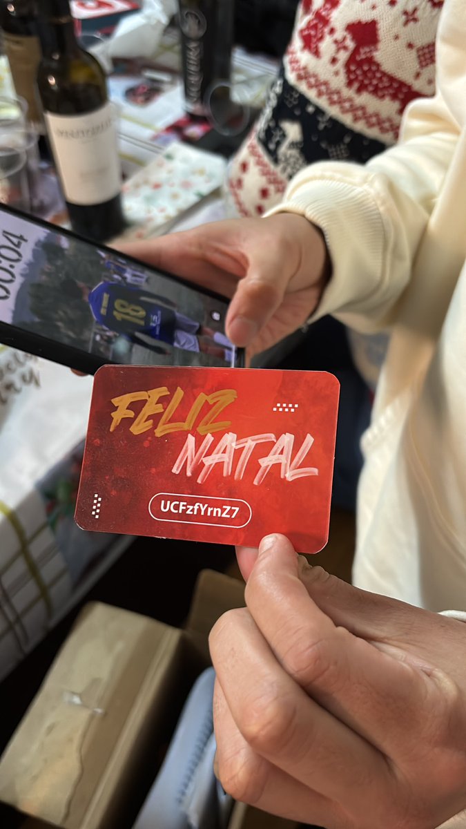 Obrigado por nos incluírem nesses vossos jantares de Natal com prendas mistério! ❤️

O Nuno Almeida ganhou um código de 5€ num passatempo e decidiu oferecer a um amigo.