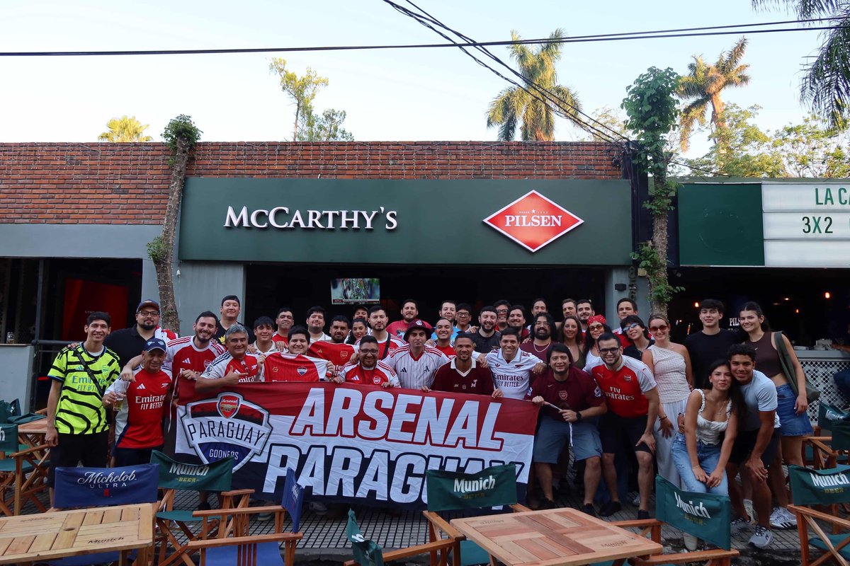 ¡𝗨𝗡 𝗣𝗔𝗥𝗔𝗚𝗨𝗔𝗬𝗢 𝗠Á𝗦! 🙌

📸 ¡La postal de nuestro encuentro con Kieran Gibbs que quedará para el recuerdo! 🇵🇾⚪️🔴

#ArsenalPy #COYG