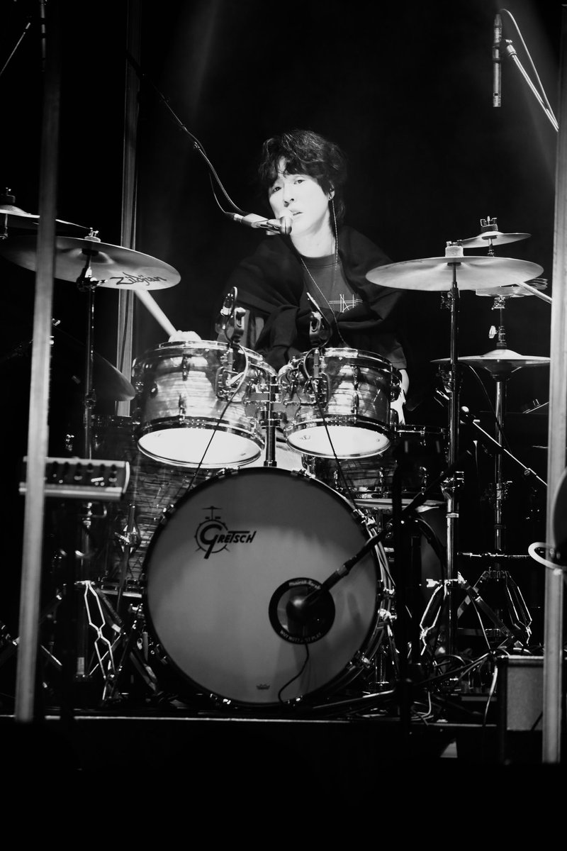 <The Definition of Love>
2025. 12. 20. 💘

<a href="/9thenumber/">송재경</a>
<a href="/coolbursut/">꿀버섯</a>
<a href="/yoojungmok/">유정목 🤓</a> 
<a href="/psychoviolet/">BD</a>
<a href="/jiinah/">김진아</a>

#9와숫자들 #콘서트