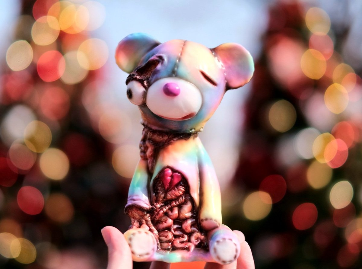 完全にクリスマスに溶け込むナンシー。 #かっこわらい雑貨店