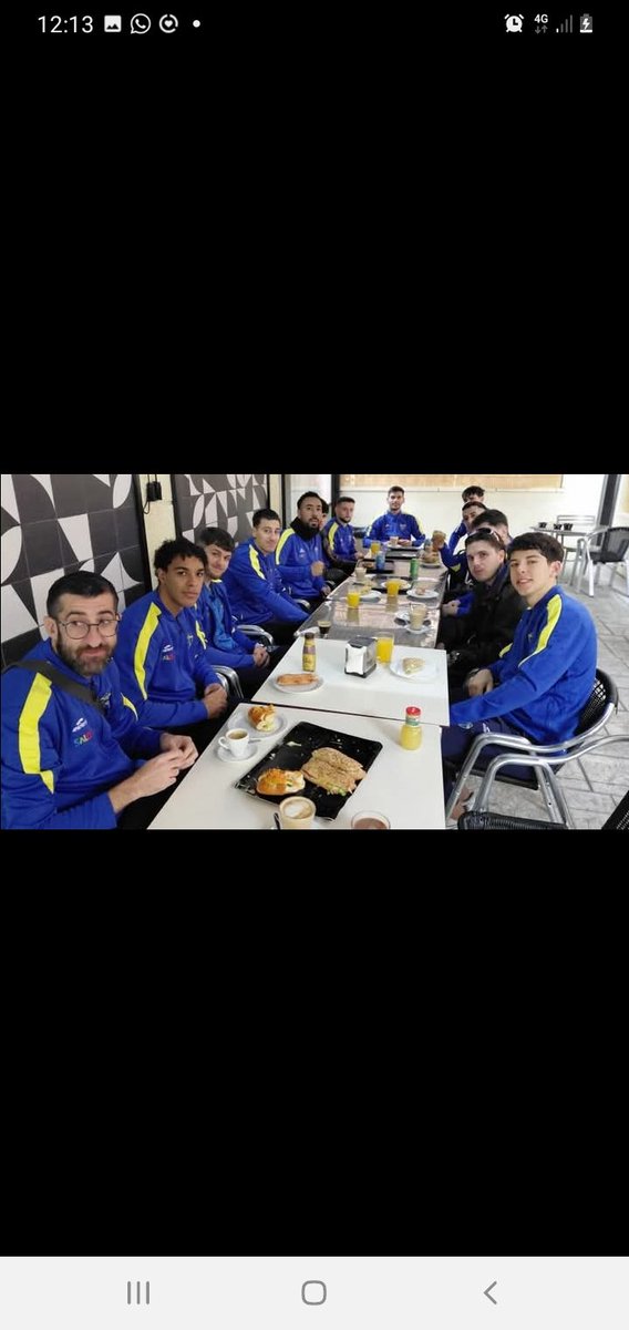 PATROCINADORS ✨ |

🍽️ El Primer Equip va agraïr el patrocini de @viajesvelerosalou i va gaudir d’un bon esmorzar abans d’enfrontar l’últim partit de lliga de l’any.

🫂 GRÀCIES a tots els patrocinadors que col•laboreu i aposteu pel Club Salou Futbol Sala! 

#ClubSalouFutbolSal