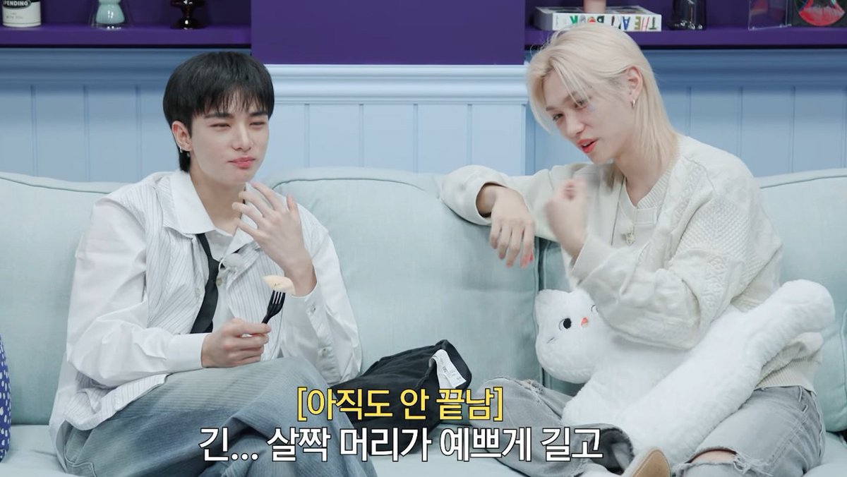hyunjinpost's tweet photo. hyunjin and felix! https://t.co/y2BmAsQV9C