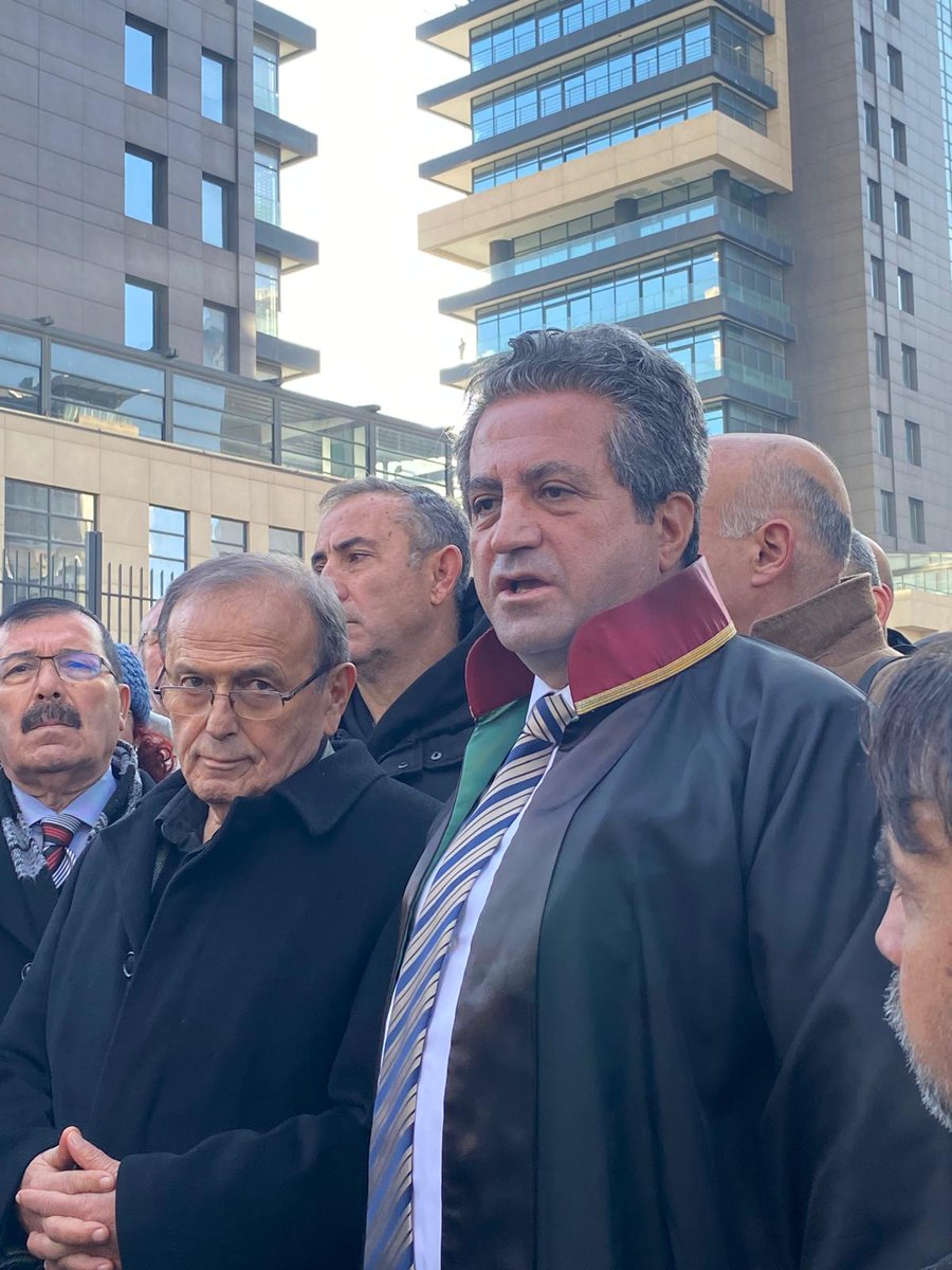 SEYYANEN ZAM DAVASINDA SON VİRAJ!
- 18.12.2025 tarihinde Ankara 9. İdare Mahkemesinde yapılan, Yargıtay 7. Ceza Dairesi Onursal Üyesi Seyfettin ÇİLESİZ’İN açtığı seyyanen zam davasında, mahkeme kararını 15 gün içinde açıklayacağını beyan etmişti. Bu 15 günlük süre de kanun gereği