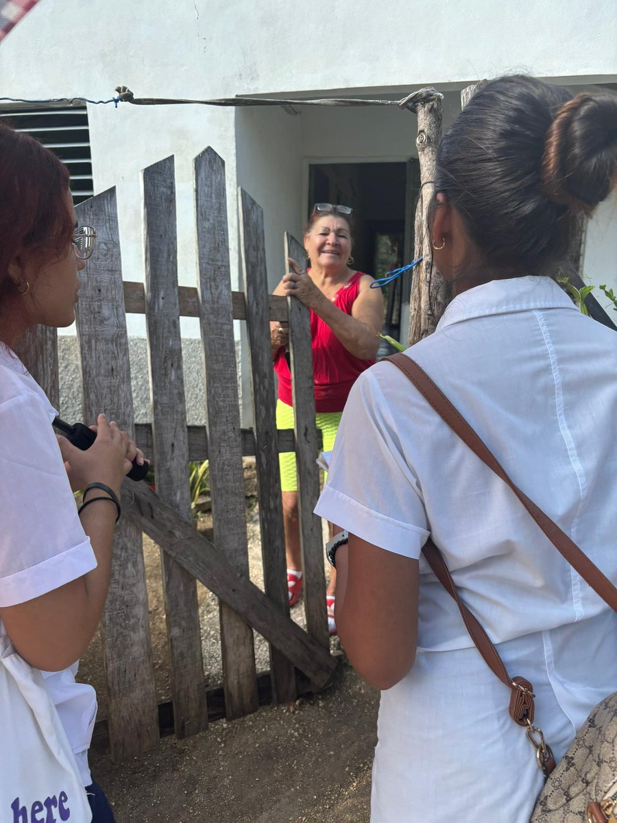 mlabradahlg's tweet photo. Los estudiantes de Medicina y Estomatología de la #UCMHo acompañan al sistema de salud en la pesquisa activa en las comunidades. https://t.co/mlkeA0BhyW
