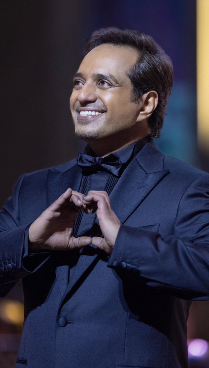 nono74670259's tweet image. طلعنا مانعرف نسوييي قلب بيدينا 
اعتمدو حركة رشودي ♥️
يمه فديت الوجه♥️
@RashedTV ♥️