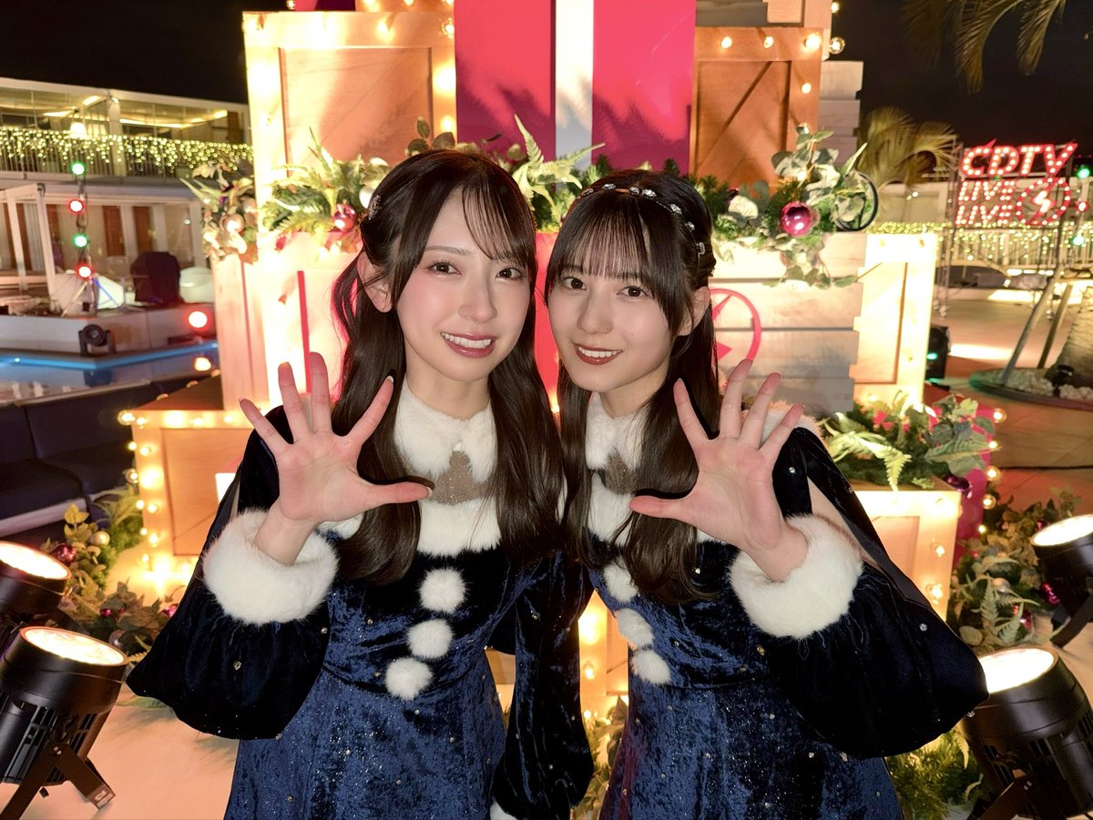 hinatazaka46's tweet photo. TBS系「CDTVライブ！ライブ！クリスマス 年間ランキング Fes.」にて
15thシングル『お願いバッハ！』を披露いたしました🎅🏻✨

ご覧いただきありがとうございました🎄🤍

🎧https://t.co/GXSPadN4HJ

🎬https://t.co/VD8a1cxpYI

#CDTVライブライブ
#日向坂46_お願いバッハ
#日向坂46 https://t.co/xVtRxvkxz1