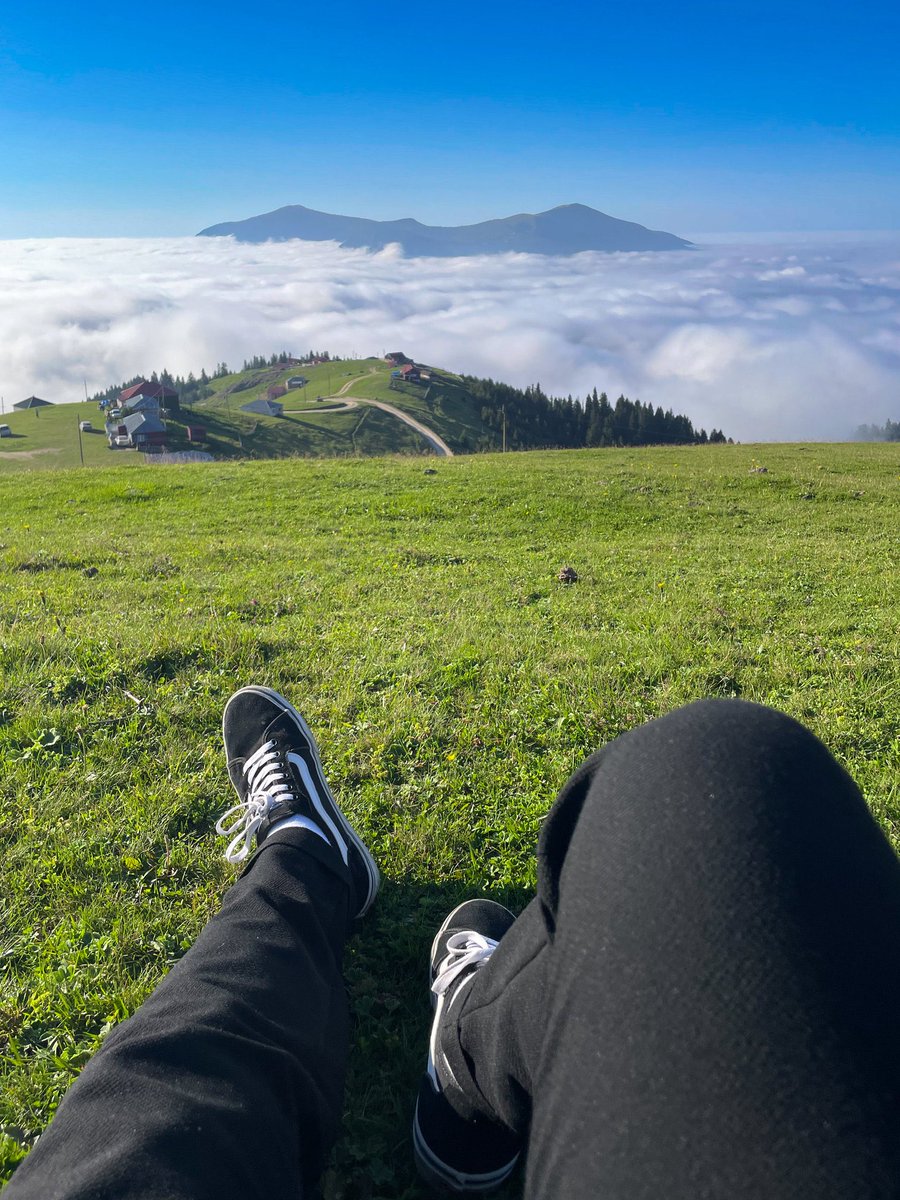 پہلو میں رہ کے دِل نے دیا ہے بہت فریب
رکھا ہے اُس کو یاد بُھلانے کے بعد بھی

وہ حسن ہے کسی میں نہیں تابِ دِید کی
پنہاں ہے وہ نقاب اُٹھانے کے بعد بھی
 ⁧#قومی_زبان