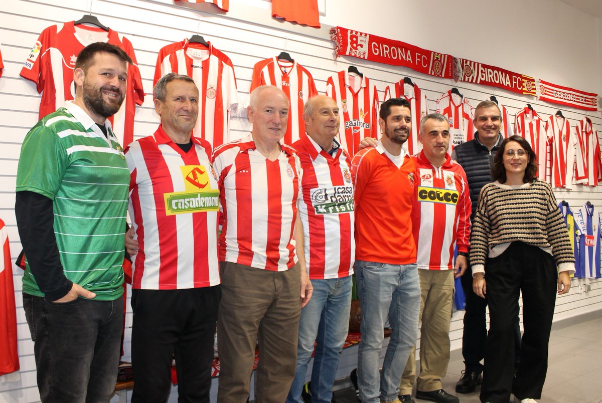 Gironanoticies's tweet image. L’Espai Gironès ret homenatge a la història de l’esport gironí amb una exposició singular  gironanoticies.com/noticia/285443…

La mostra, oberta fins al 4 de gener,  aplega prop de 90 samarretes i peces emblemàtiques de clubs i  esportistes de les comarques gironines @ccespaigirones…