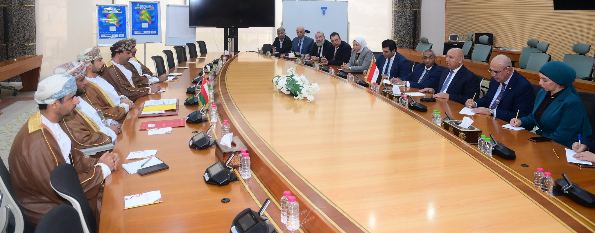 عاجل 4647 شركة مسجلة بمساهمة مصرية في سلطنة عُمان حتى نوفمبر 2025 