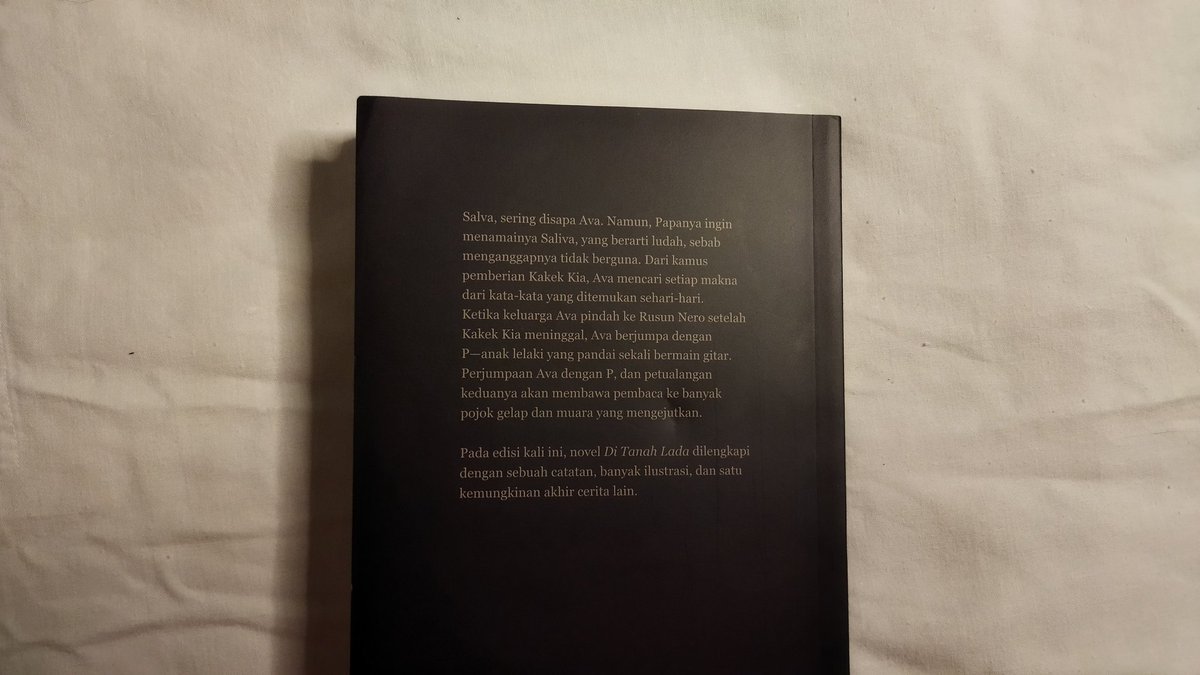 dearsonnets's tweet image. ㅤ  
               ﹙ 🖇 🗒 ﹚ currently reading:

· Di Tanah Lada
· by Ziggy Zezsyazeoviennazabrizkie
— 290 pages, 22/12/2025 ₊
ㅤ