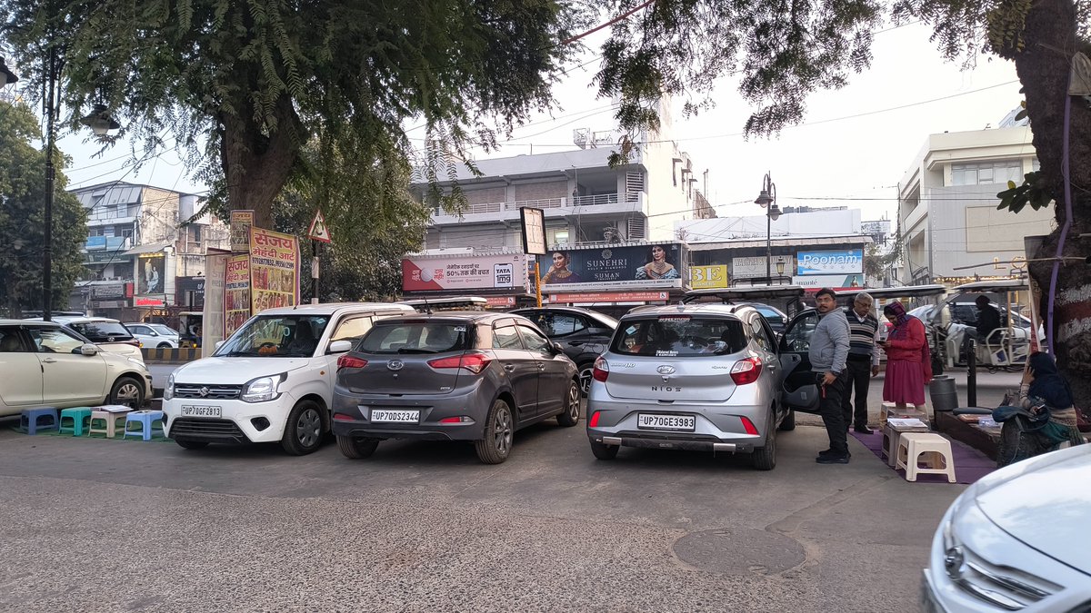 vish_india's tweet photo. @uptrafficpolice 
Janta hi samasya hai 
Traffic violations and Jams, Road blockage due to wrong parking area due to these idiots. 
The whole road is blocked by idiots.
Police so rhi hai.
Let's see what police do
Place: ElChico Restaurant Subhash Chauraha Civil Lines Prayagraj https://t.co/novx90JOoX