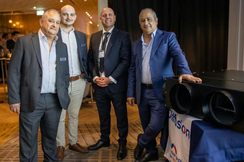 Diffusion tweet media