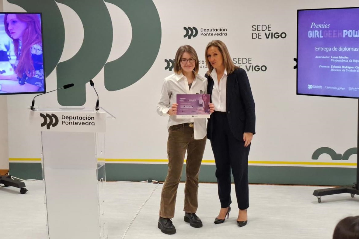 EETelecoVigo's tweet photo. Parabéns á nosa alumna de #TelecoVigo Adriana Pazos Lorenzo, polo seu accésit nos premios #GirlGeekPower 2025, impulsados pola @uvigo e @depo_es co obxectivo de visibilizar o éxito das mulleres en estudos do eido científico e tecnolóxico 👏 https://t.co/1W9Xjqp4Fi