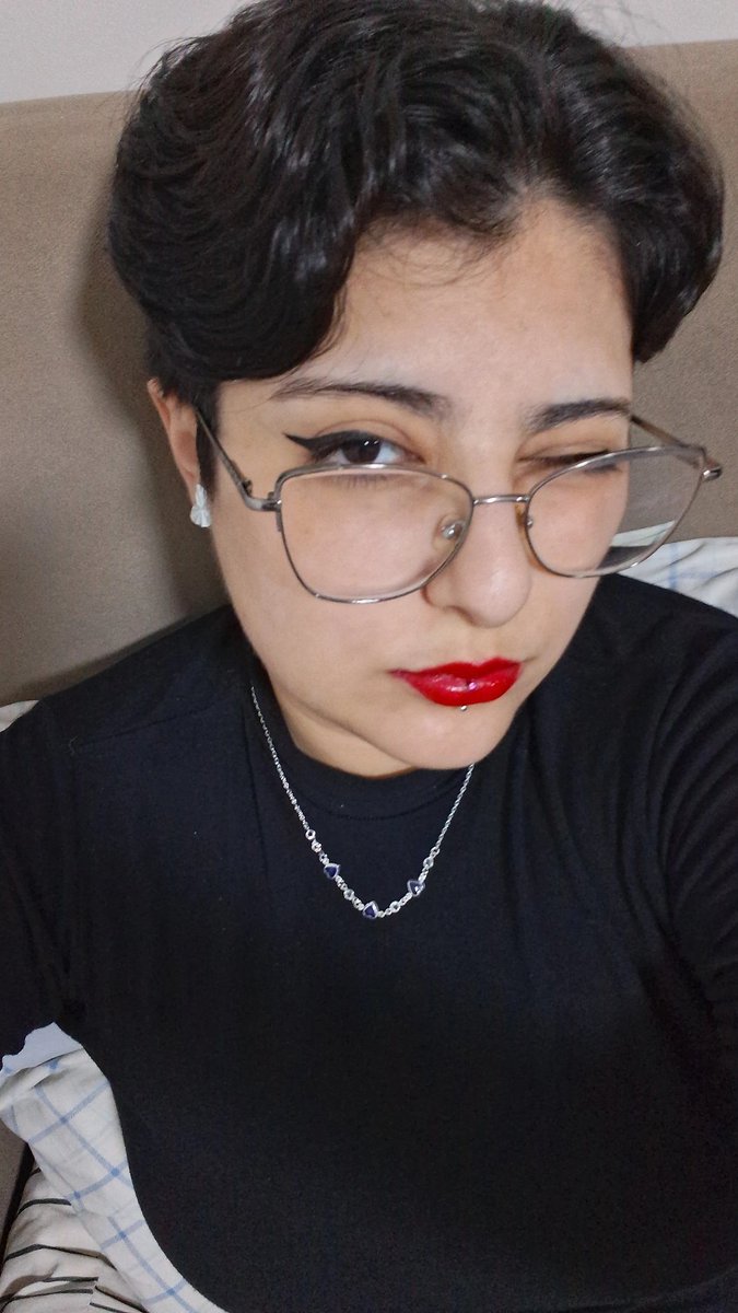 itsmeaiden0510's tweet photo. O leve cospobre de Jae antes do episódio 9 - 👄🚫❌️

#OrdemParanormal #HEXATOMBE https://t.co/5pYZpHVJK2