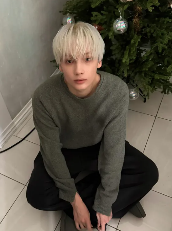 AboutMusicYT's tweet photo. Huening Kai of TXT has officially opened his personal IG account.

All members of the group have their own accounts now. https://t.co/AVy1XjYkqW